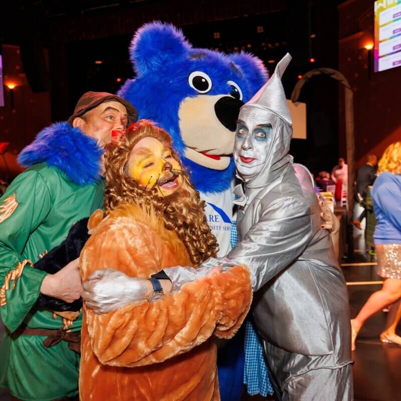 actors in character, Canadian characters (rangers, mounties), themed performers at galas, guest interaction shots